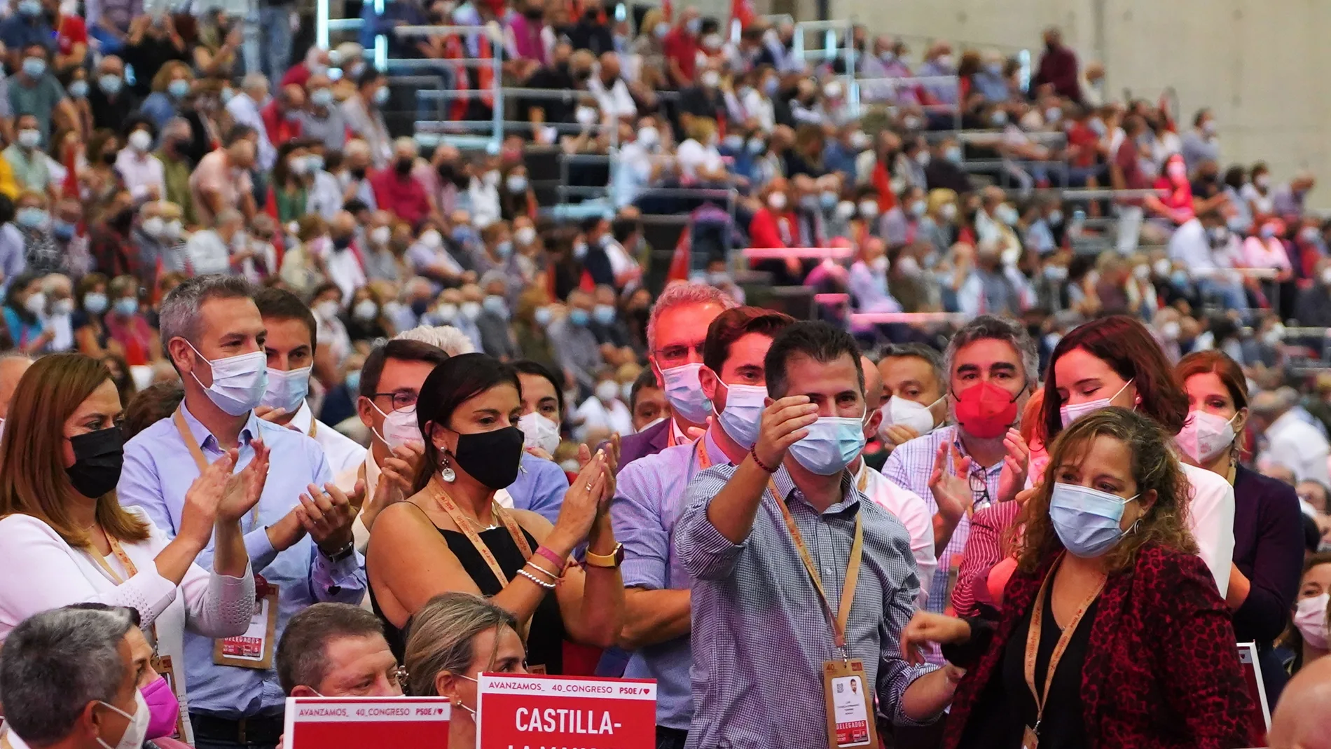 Baño de masas de Luis Tudanca en el 40 Congreso del PSOE