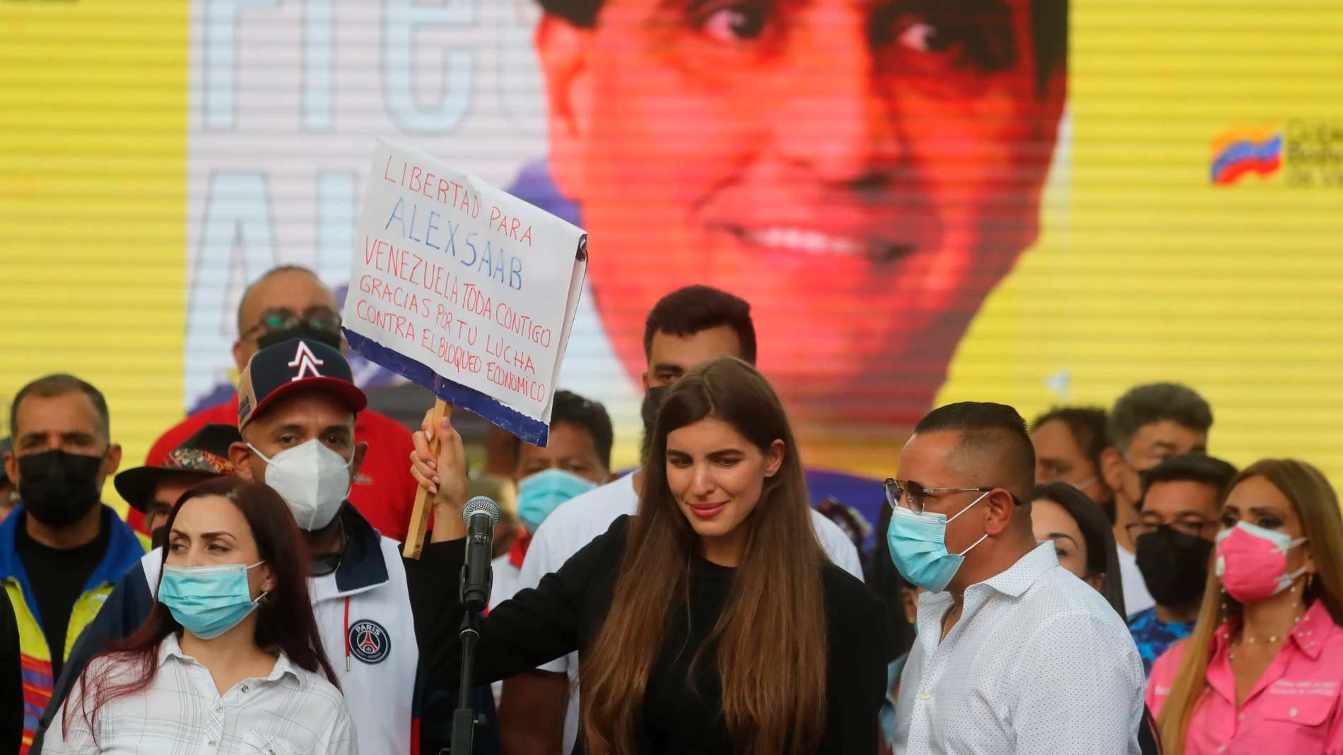 Camila Fabbri, esposa de Alex Saab, en el centro, en una manifestación a favor de su marido, el supuesto testaferro de Maduro