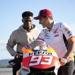 Ansu Fati alucinó con la Honda de Marc Márquez