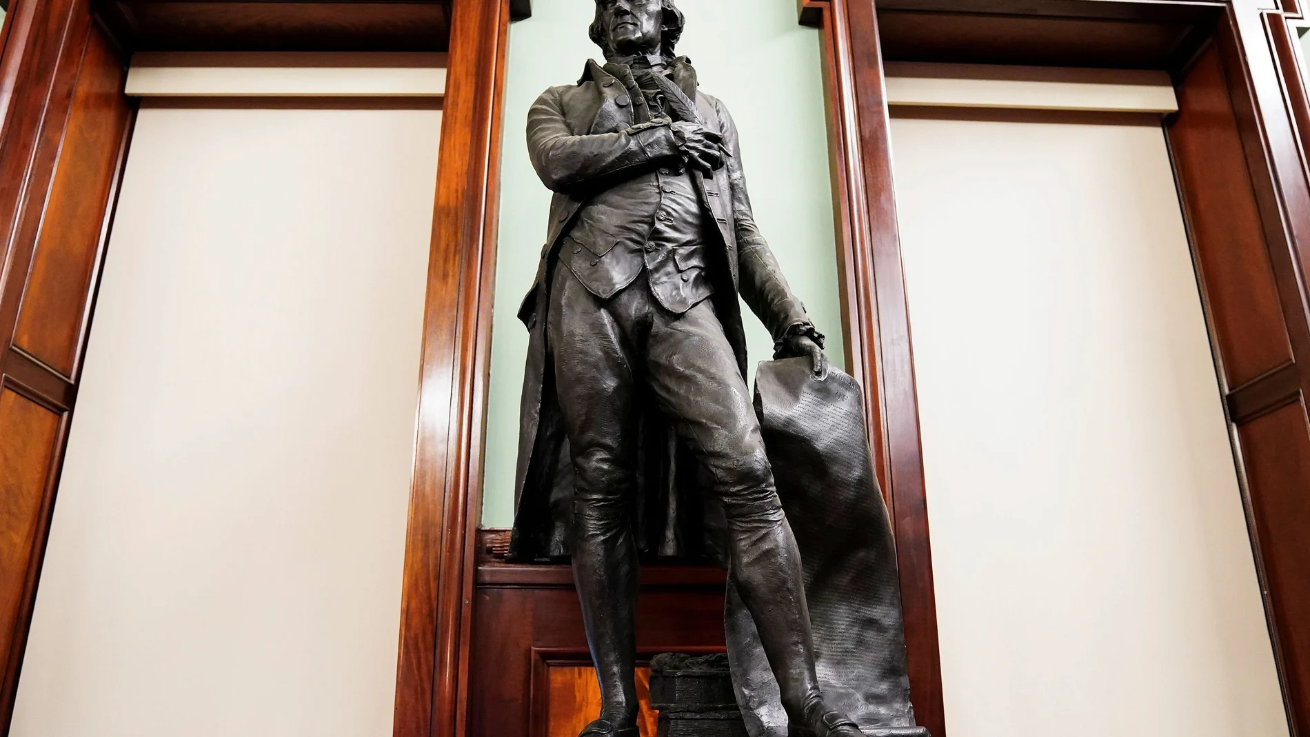 Estatua de Thomas Jefferson que la ciudad de Nueva York quiere retirar de las salas de su Ayuntamiento