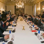 José Manuel Albares se reúne con los alcaldes del Campo de Gibraltar en el Palacio de Viana (Madrid)