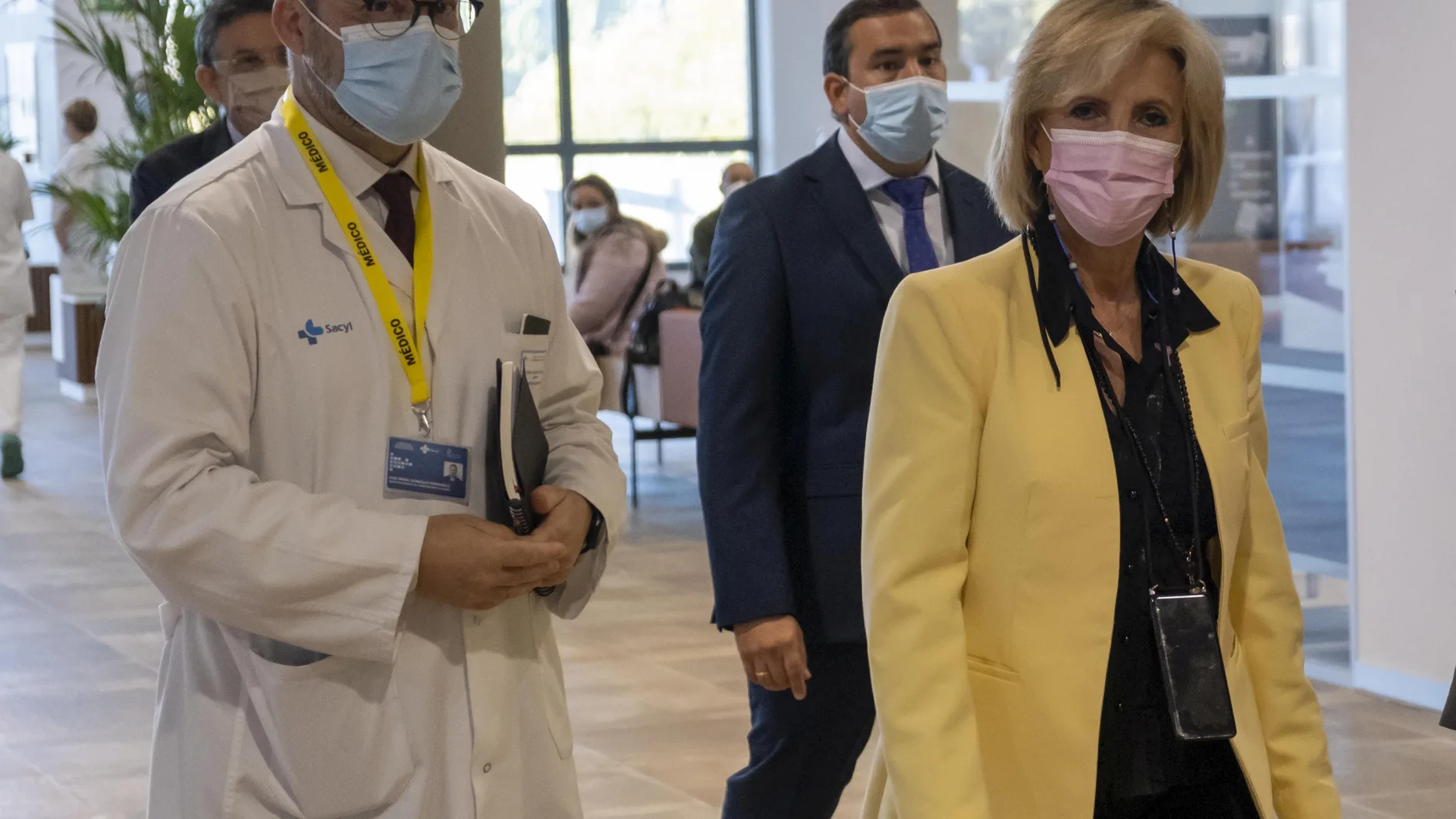 La consejera de Sanidad, Verónica Casado, preside la primera reunión de la Fundación del Instituto de Investigación Biomédica de Salamanca (Fibsal)