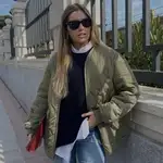 Paula Cremades con la chaqueta acolchada viral de Zara.