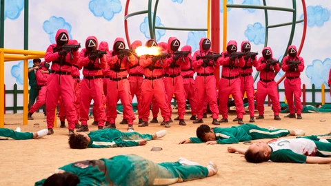 Fotografía cedida por Netflix de una escena del tercer episodio de la primera temporada de la serie surcoreana "Squid Game" (El Juego del Calamar).