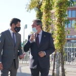 Juanma Moreno y Juan Espadas. Eduardo Briones / Europa Press