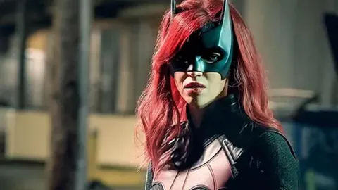 Ruby Rose, como "Batwoman"
