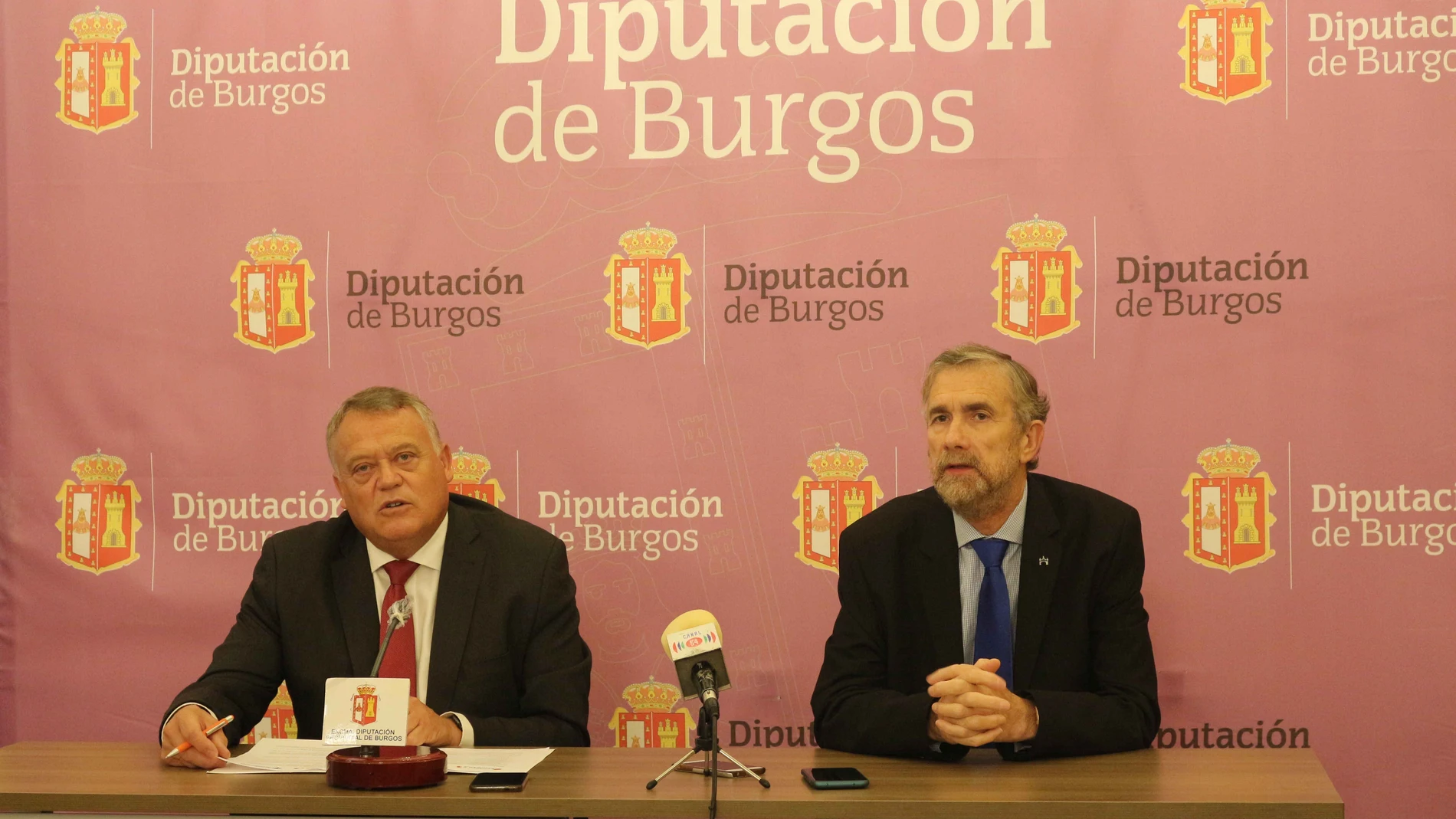 El vicepresidente de la Diputación de Burgos, Lorenzo Rodríguez; y el rector de la UBU, Manuel Pérez Mateos