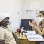 El nuevo abordaje, oral y de 6 meses de duración, es más eficaz y reduce a la mitad los efectos secundarios del tratamiento estándar