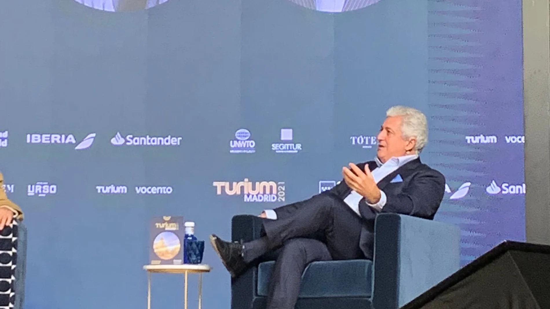 El CEO de Abadía Retuerta, Enrique Valero, durante el foro