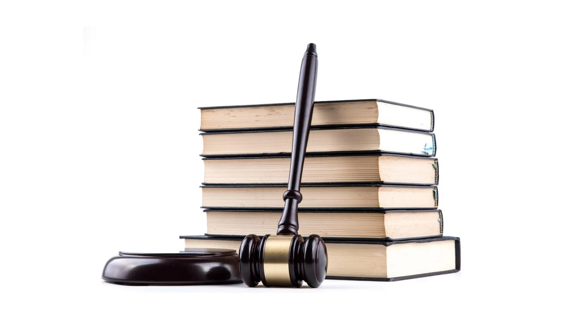 Mazo de juez con libros (Pixabay)