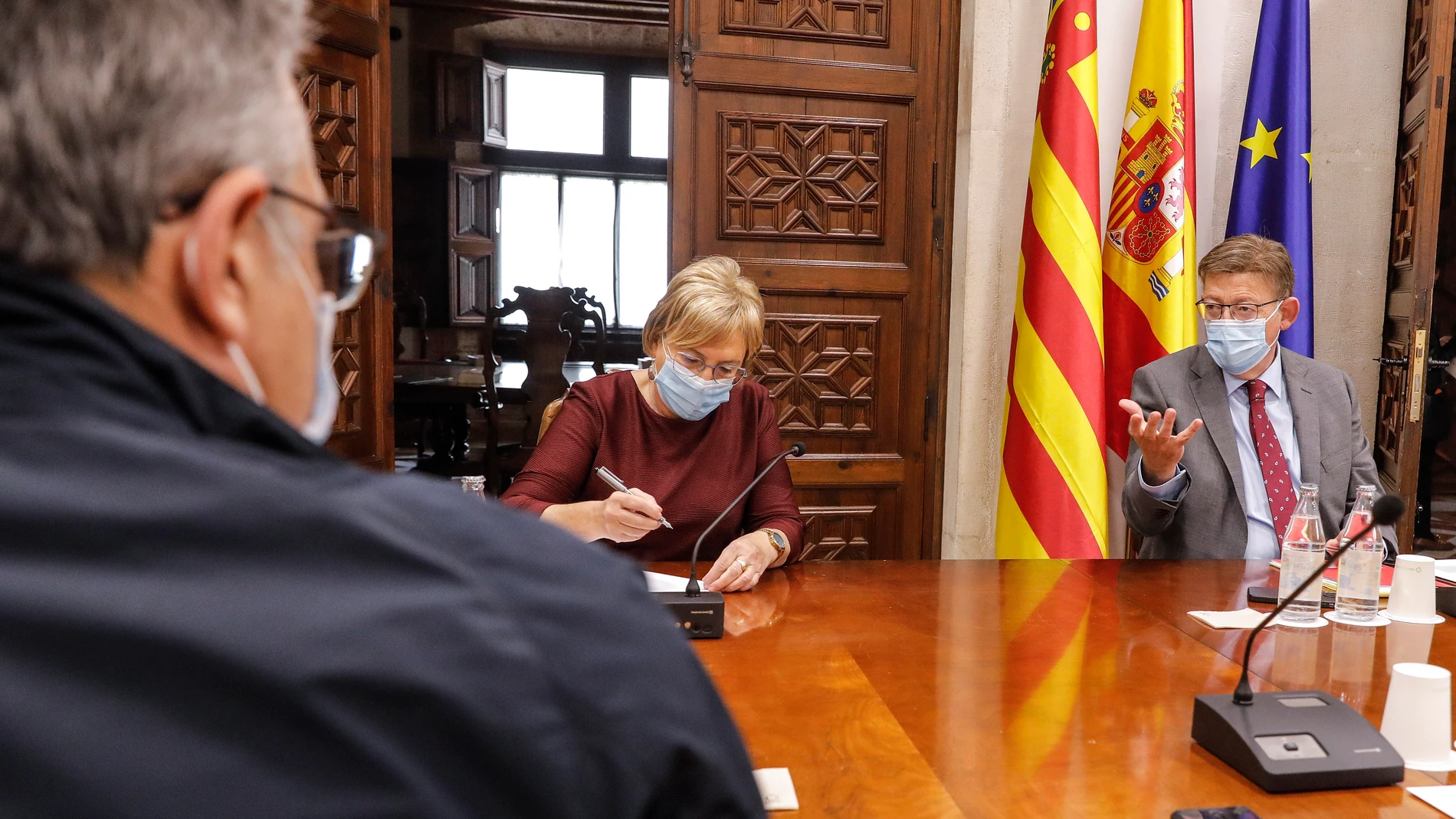 La consellera de Sanidad, Ana Barceló y el president de la Generalitat, Ximo Puig, durante una reunión con personas expertas para analizar la evolución de la pandemia de Covid-19