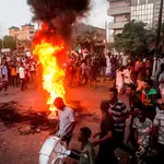  Miles de sudaneses desafían al golpe de Estado y se manifiestan a favor de la transición democrática