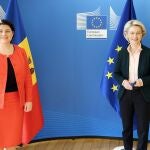 La presidenta de la Comisión Europea, Ursula Von der Leyen, dijo hoy que “la Unión Europea apoya a Moldavia” para hacer frente a su problema de suministro de gas