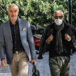 Marcos Benavent (dcha) acompañado de su abogado, Juan Carlos Navarro (izq), a su llegada a los juzgados