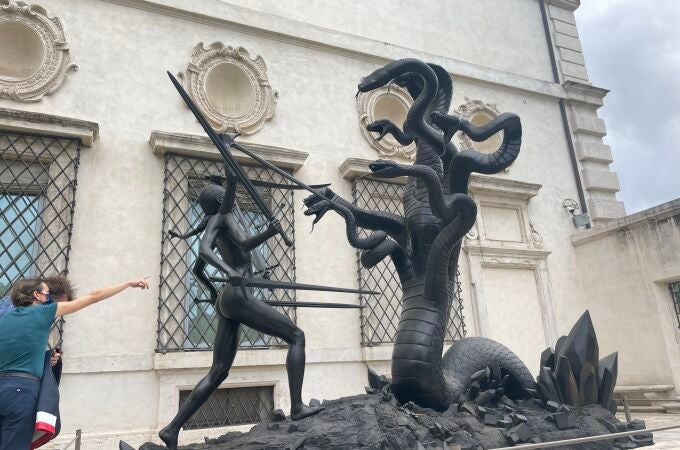 La hiper escultura de Hirst en el Jardín Secreto de la Galería Borghese
