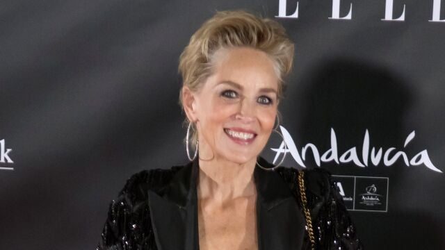 GRAF1943. SEVILLA, 28/10/2021.- La actriz Sharon Stone, una del las premiadas de la gala de los ELLE Style Awards 2021, en el photocall del evento, hoy jueves en la Capitanía General, en la Plaza de España de Sevilla. EFE/ Raúl Caro.
