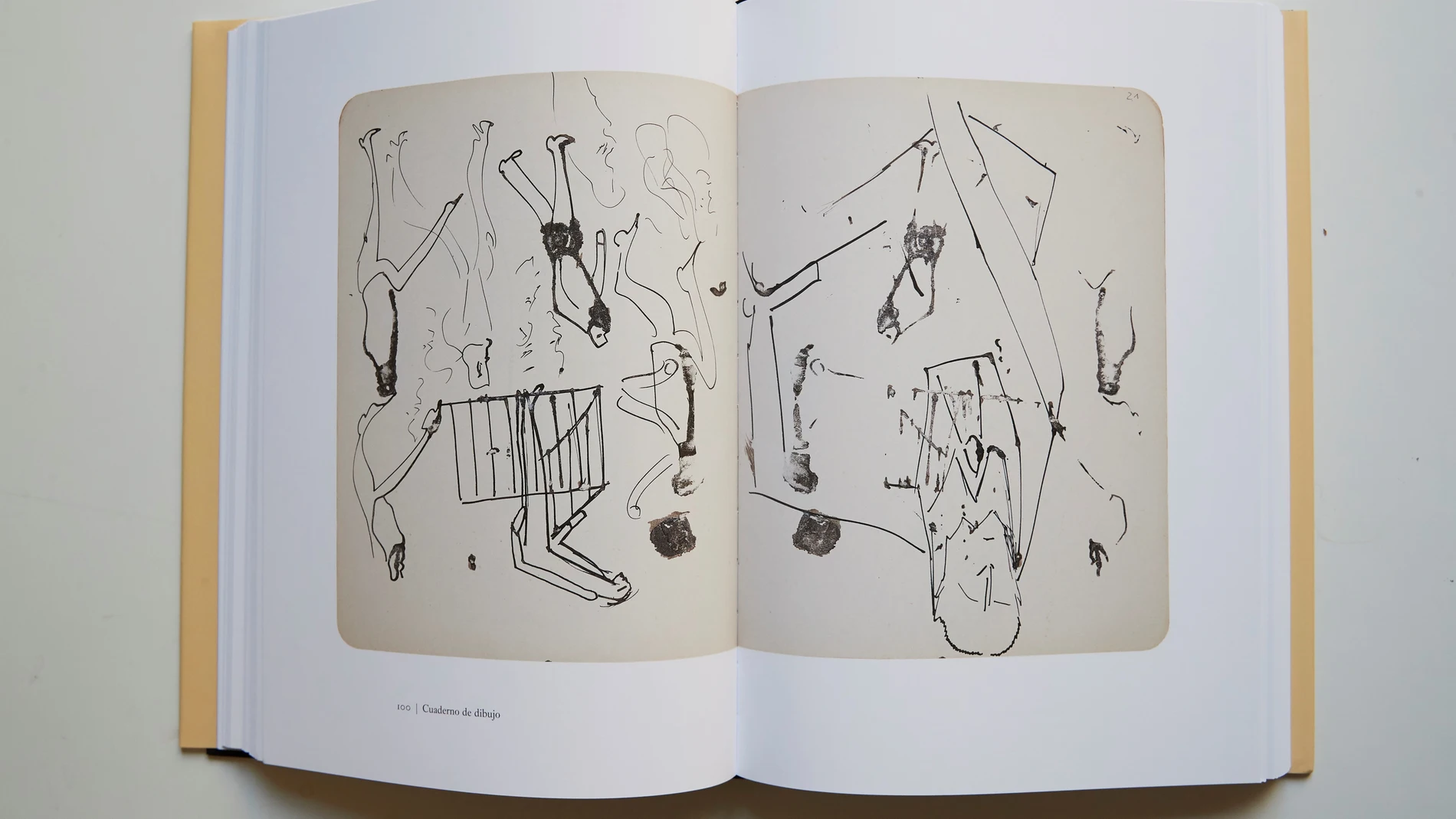 Imagen del volumen reúne por primera vez todos los dibujos realizados por Franz Kafka