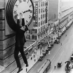 &quot;Safety Last!&quot; / &quot; El hombre mosca &quot;Harold Lloyd. 1923