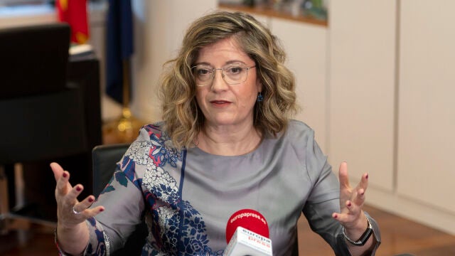 La presidenta de Adif, María Luisa Domínguez, durante la entrevista