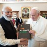 Francisco se reunió ayer con el primer ministro de la India, Narendra Modi