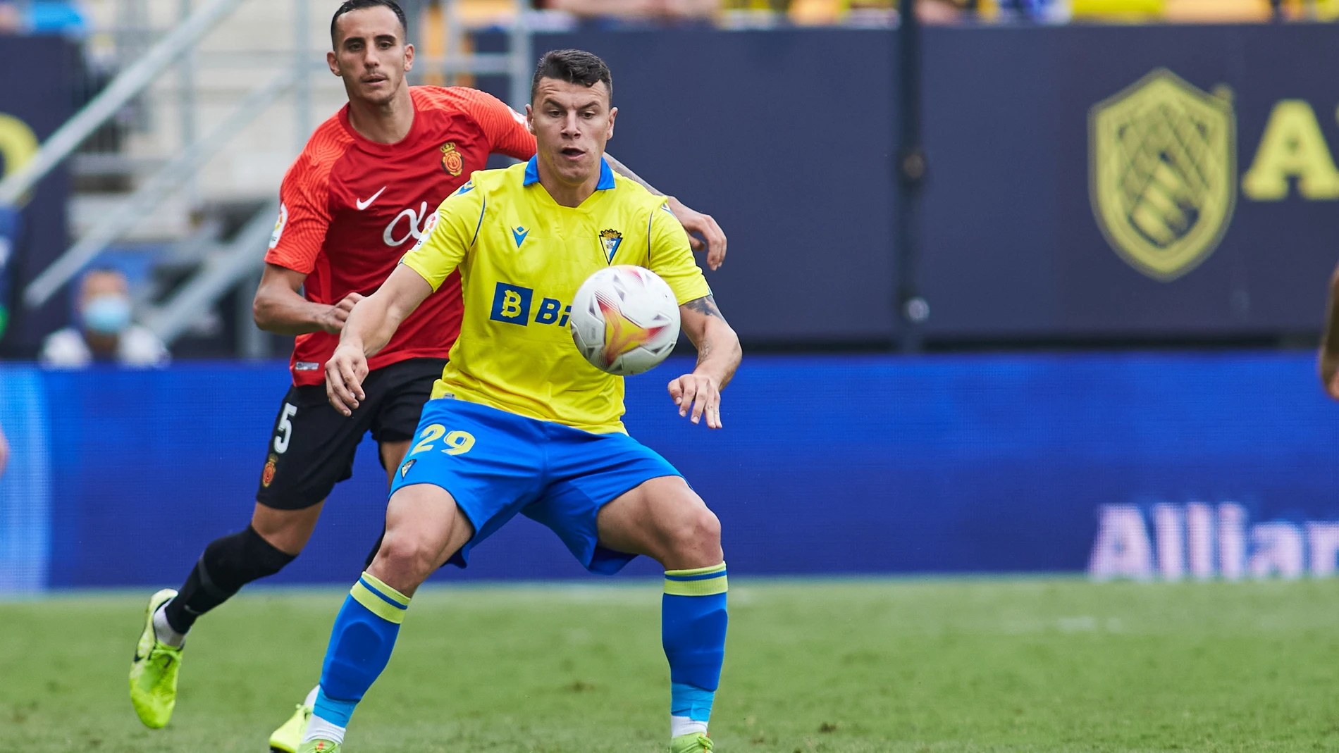 Milutin Osmajic con el Cádiz.