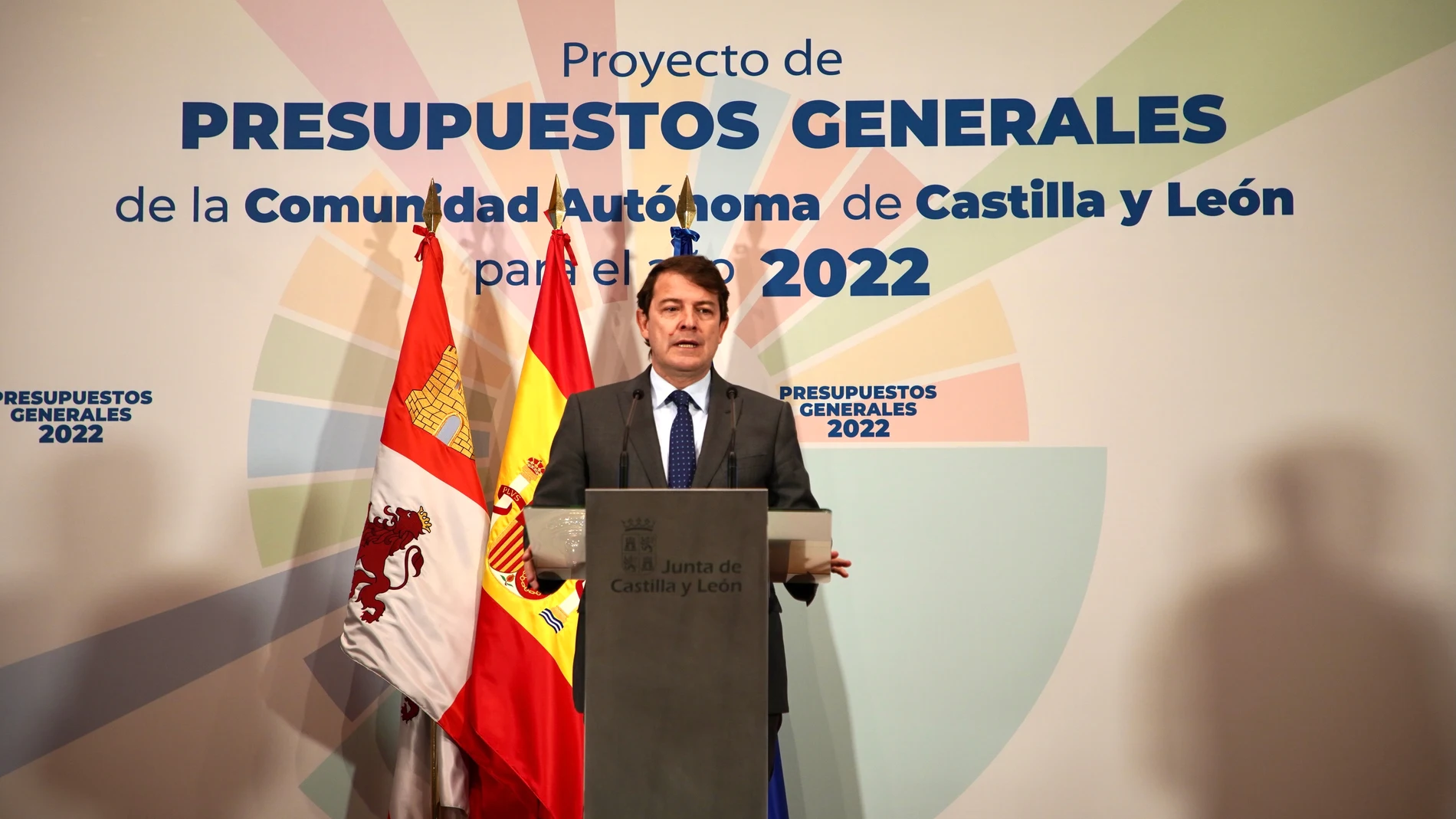 El presidente de Castilla y León, Alfonso Fernández Mañueco, presenta el proyecto de Presupuestos para 2022