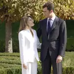 El príncipe Felipe y Letizia Ortiz anuncian su compromiso