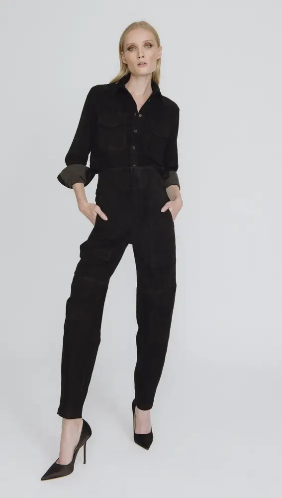 Pantalón en ante negro con bolsillos, de Mon & Pau