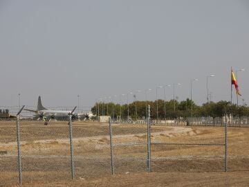 Imágenes del exterior de la base aérea de Morón de la Frontera. MARÍA JOSÉ LÓPEZ-EUROPA PRESS