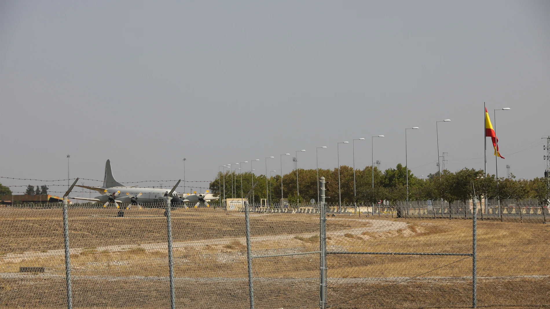 Imágenes del exterior de la base aérea de Morón de la Frontera. MARÍA JOSÉ LÓPEZ-EUROPA PRESS