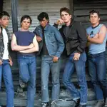 Los &quot;Rebeldes&quot; de Coppola: Tom Cruise, Rob Lowe, C. Thomas Howell, Ralph Macchio, Matt Dillon, Emilio Estévez y Patrick Swayze