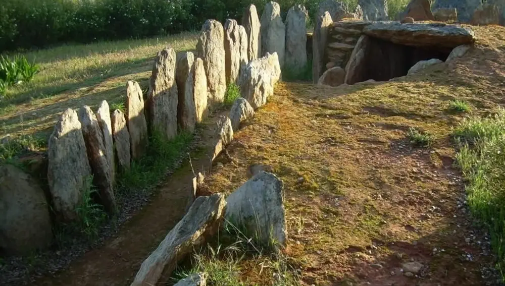 Dólmenes de los Gabrieles, en Huelva. Este conjunto megalítico fue descubierto en 1966 y actualmente su estado de conservación es &quot;deficiente, con pintadas y sin protección&quot;.