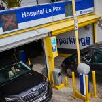 Acceso al aparcamiento del Hospital Universitario La Paz de Madrid.