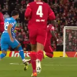  Polémica del Liverpool - Atlético: ¿bien expulsado Felipe y bien anulado el gol de Luis Suárez?