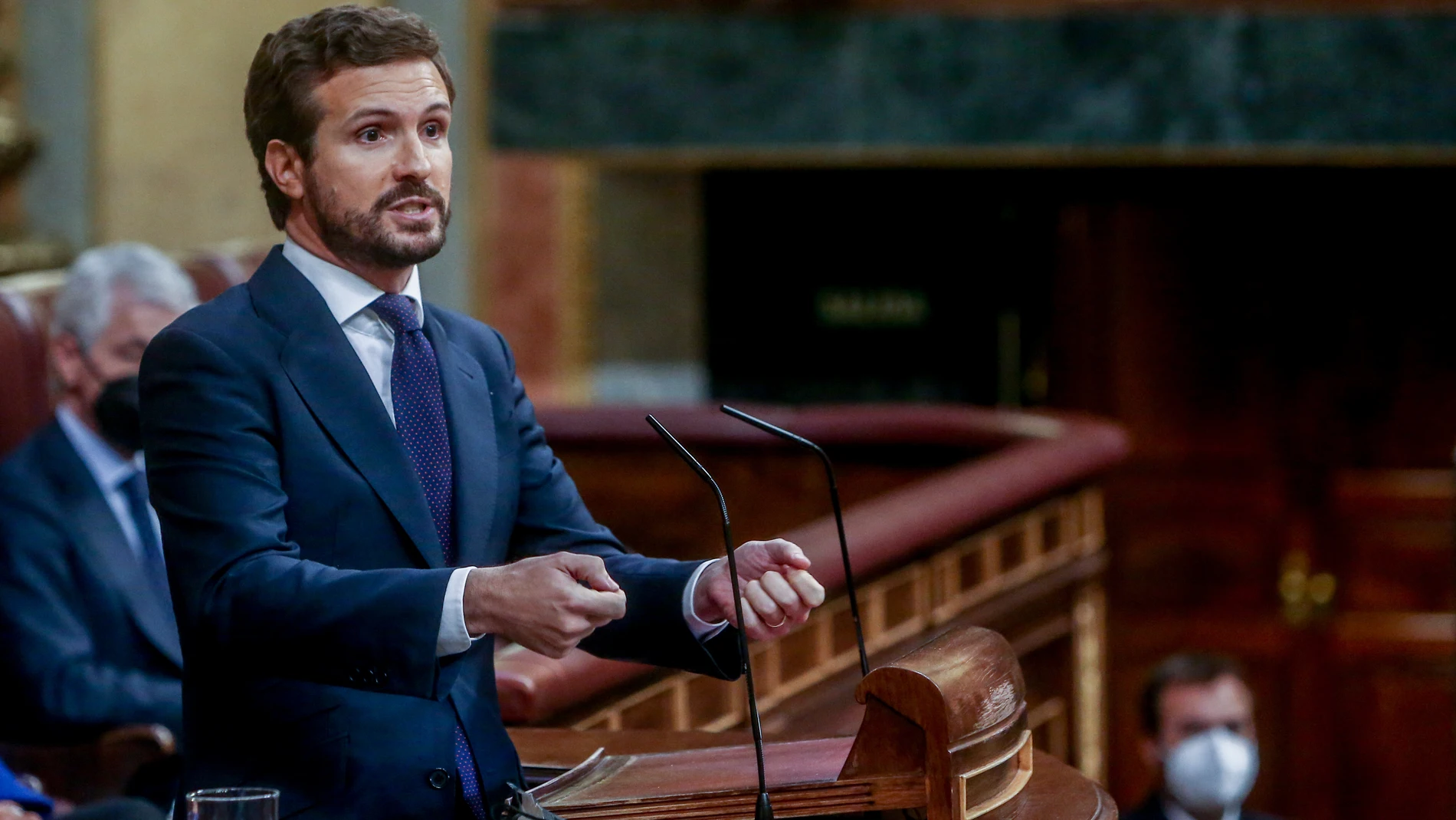 El líder del PP, Pablo Casado, interviene en una sesión plenaria en el Congreso de los Diputados, a 3 de noviembre de 2021, en Madrid, (España)