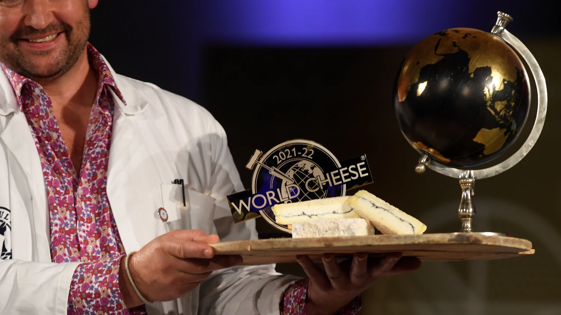 Olavidia, de la quesería Quesos y Besos, ubicada en Guarromán (Jaén), se ha alzado con el premio al mejor queso del mundo en el World Cheese Awards (WCA) 2021 que se ha celebrado este miércoles en Oviedo. EFE/ Eloy Alonso