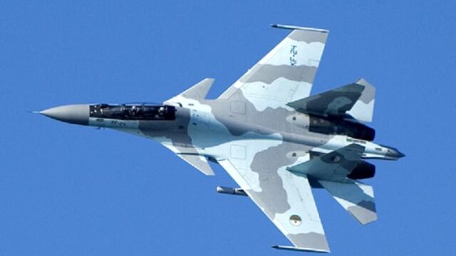Un caza 14 Su-30MKA argelino