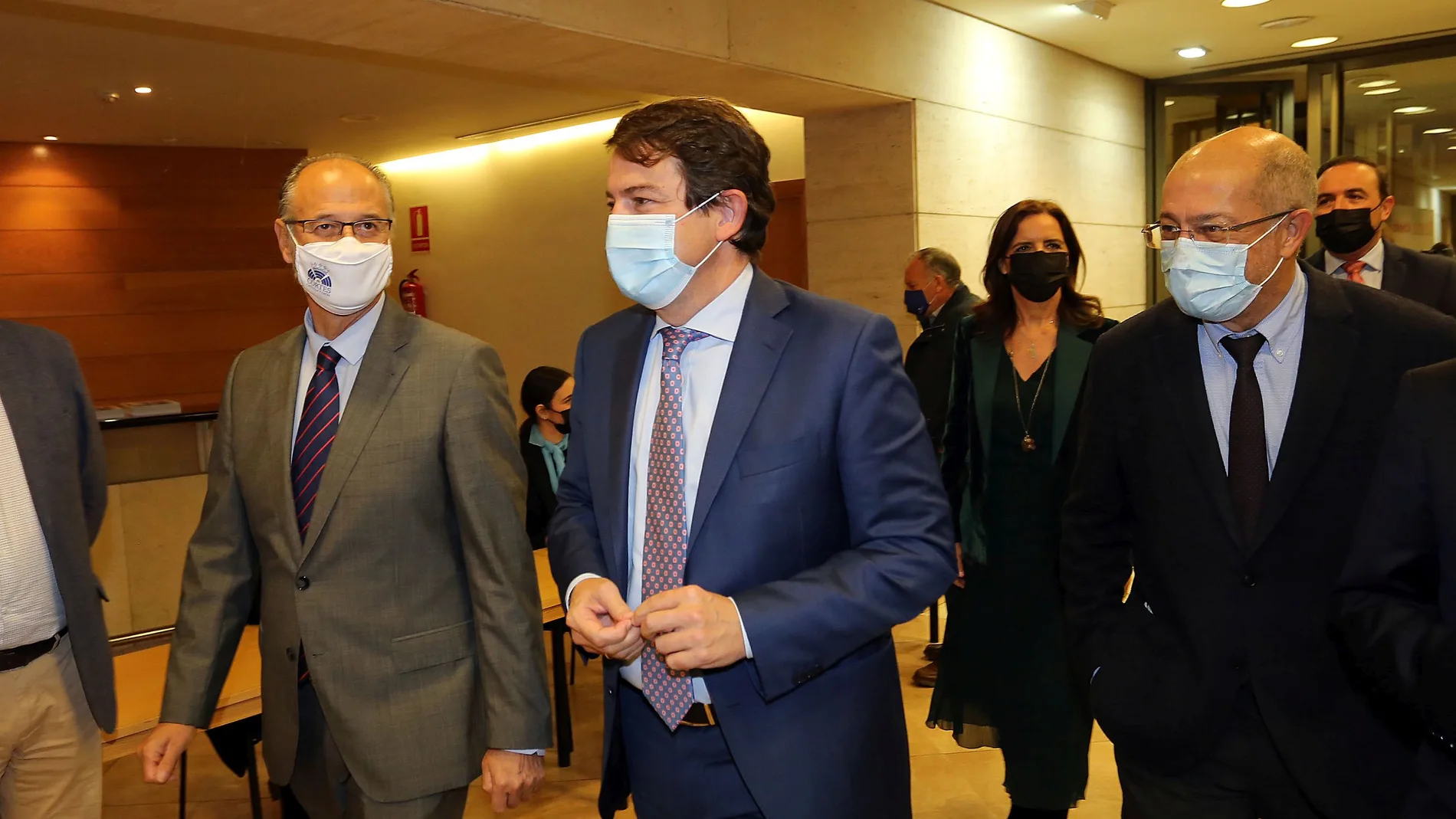 El presidente Fernández Mañueco junto a Luis Fuentes, Francisco Igea y Carlota Amigo