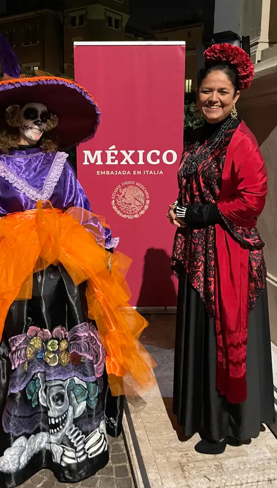 Federica vestida de Catrina y la Chef mexicana Diana Beltrán