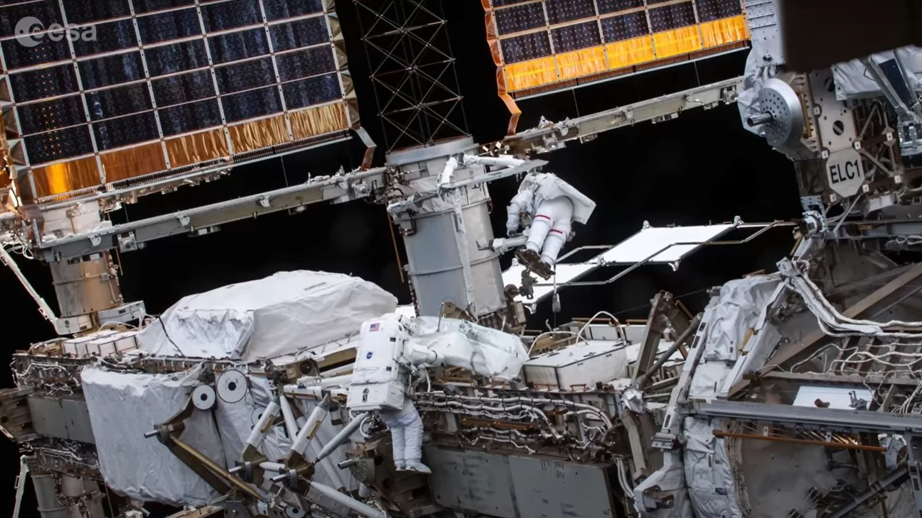 Trabajos en el exterior de la Estación Espacial filmados por Thomas Pesquet dentro del complejo
