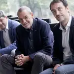 Antonio Mercero, Jorge Díaz y Agustín Martínez con los autores de &quot;La bestia&quot;