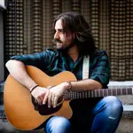 Andrés Suárez: “Quise ser muchas veces protagonista de las canciones de Sabina y liarme con la camarera”