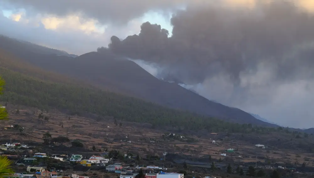 Una de las bocas eruptivas del volcán de Cumbre Vieja, a 7 de noviembre de 2021, en La Palma, Santa Cruz de Tenerife, Canarias (España)