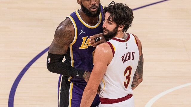 LeBron James y Ricky Rubio.