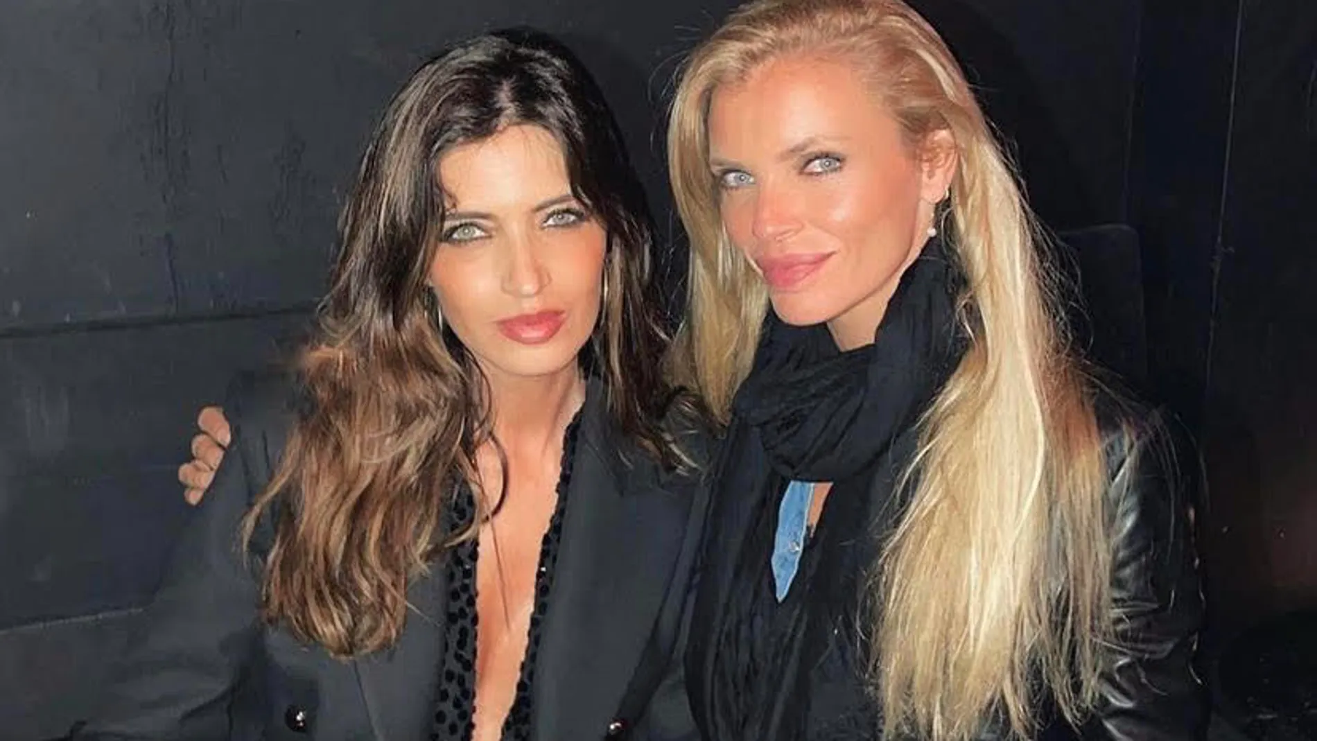 Sara Carbonero junto a Esther Cañadas.