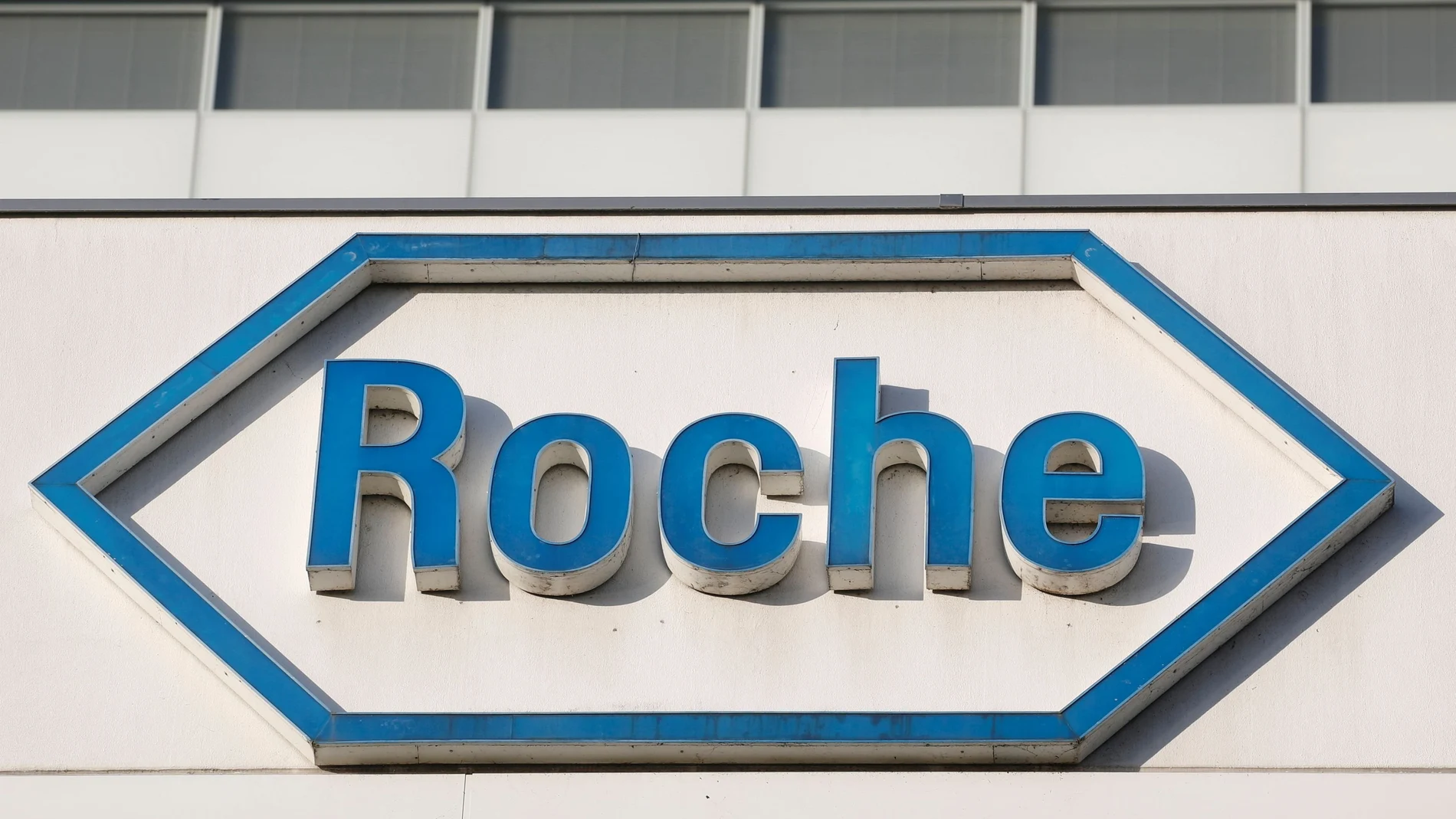 Roche es el laboratorio que ha desarrollado uno de los anticuerpos avalados por la Agencia Europea del Medicamento