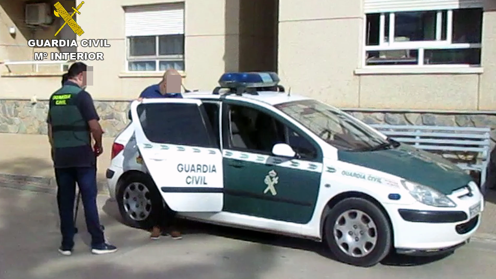 La Guardia Civil detiene en San Javier al presunto autor de una serie de estafas en viviendas vacacionales