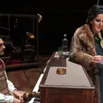 Diana Navarro y Avelino Piedad sobre el escenario del Teatro Español