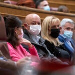 El diputado vasco del PSOE, Odón Elorza (c), en una sesión plenaria del Congreso de los Diputados, a 11 de noviembre de 2021, en Madrid, (España). El Pleno del Congreso de los Diputados elige este jueves a los candidatos pactados por el PSOE y el PP para cubrir los puestos del Tribunal Constitucional y el Tribunal de Cuentas
