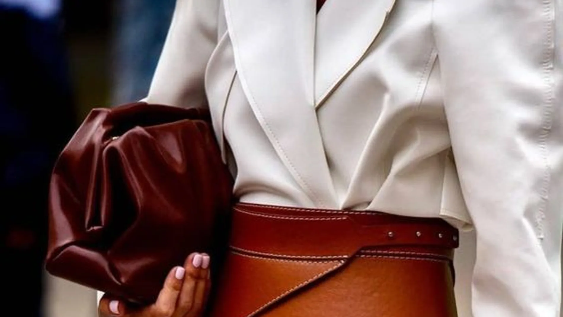 El cinturón fajín es el accesorio estrella entre las que más saben de moda